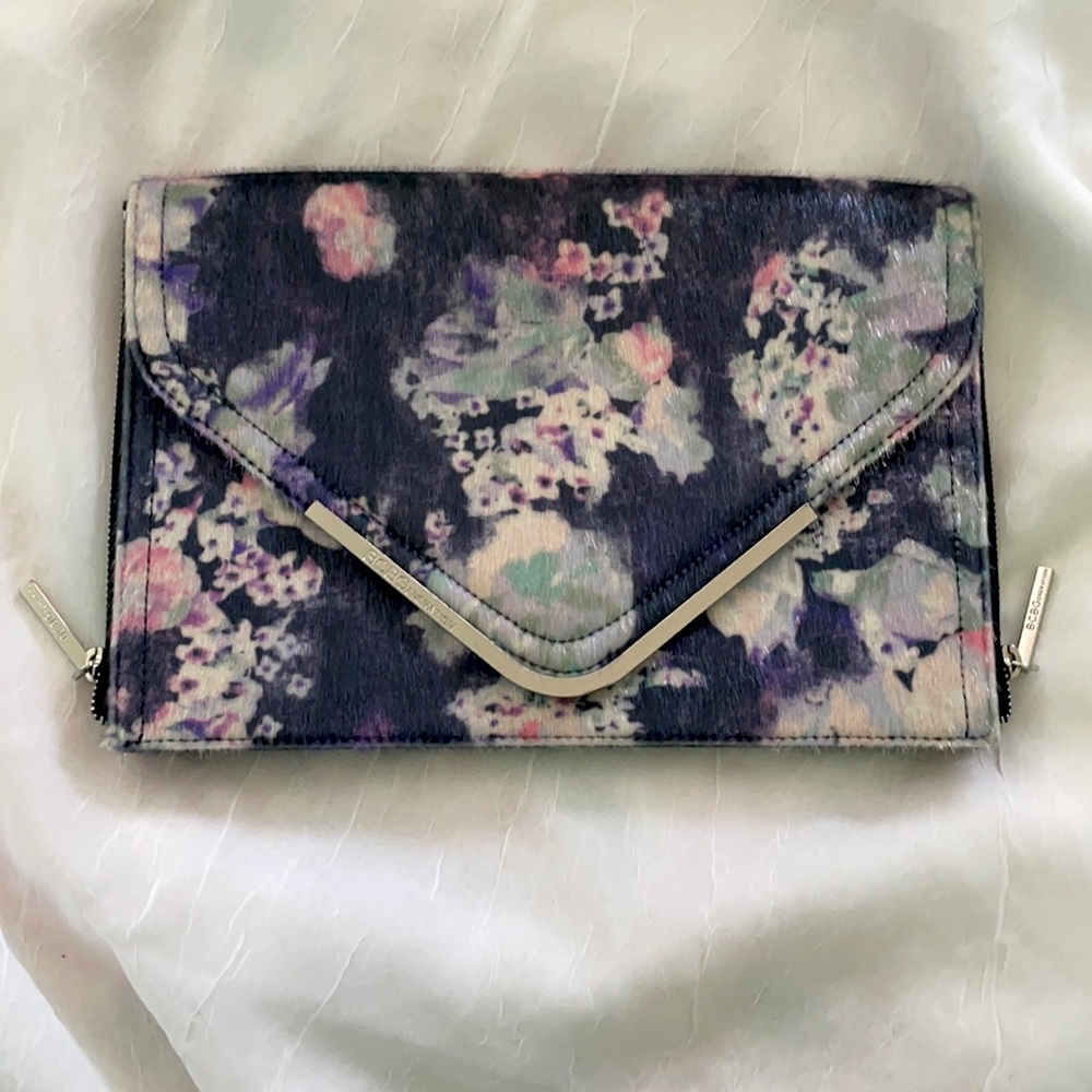 BCBG CLUTCH